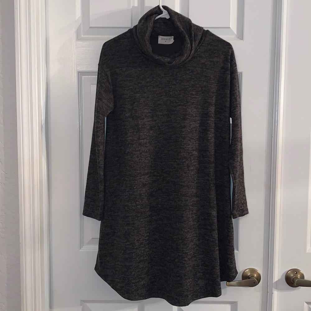 Everly Long Sleeve Gray Shift Dress - Size Small